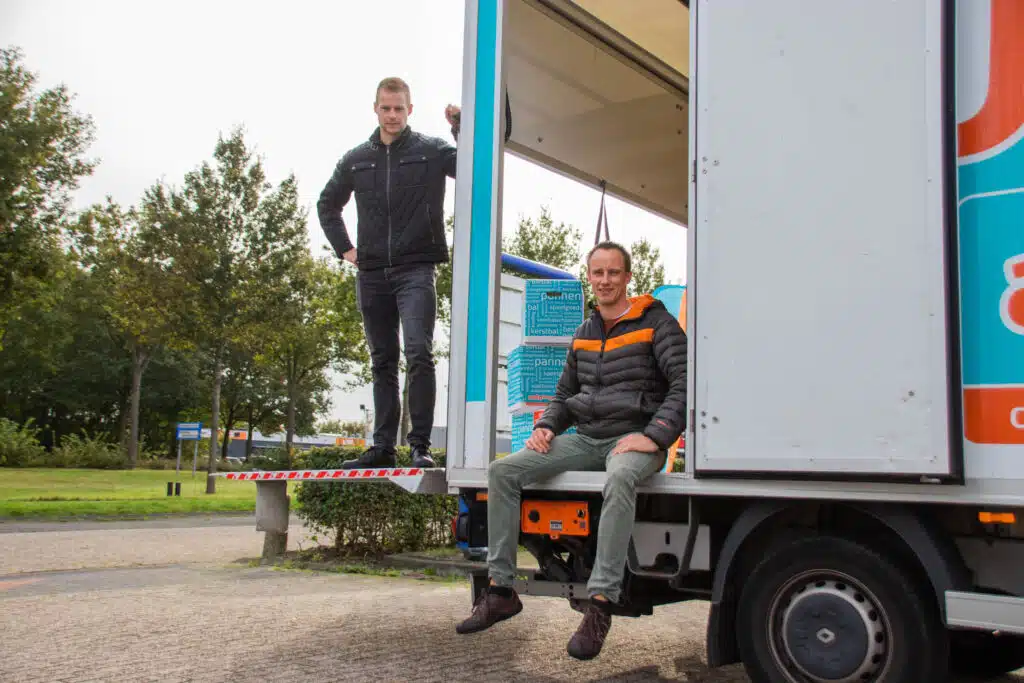 Bakwagen verhuur met verhuisdozen